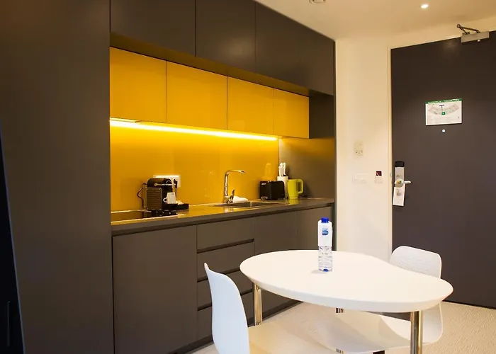 B-Aparthotel City West 3* Ámsterdam