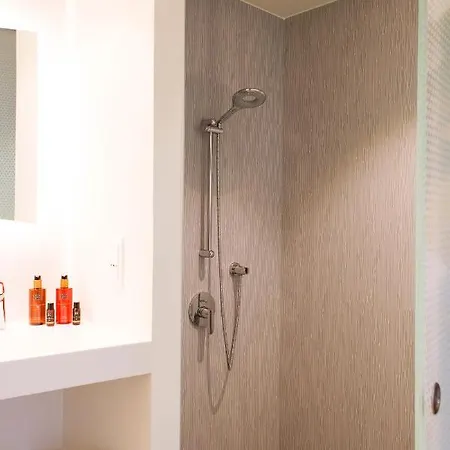 B-Aparthotel City West Aparthotel 3*